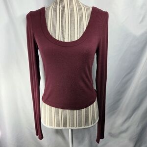 Universal Thread Maroon Ribbed Long Sleeve Scoop Neck Cropped Top Size Medium